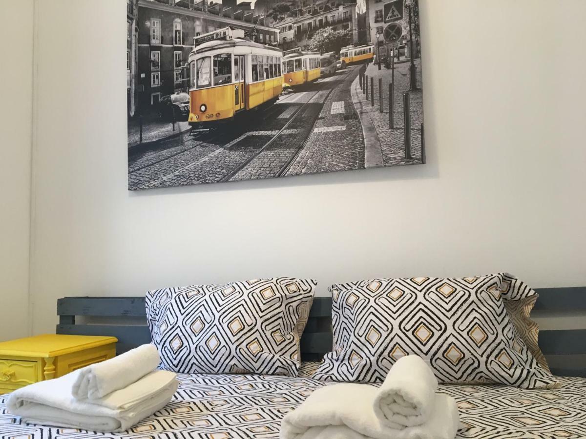 Love inn Bairro Alto Lisbona Esterno foto